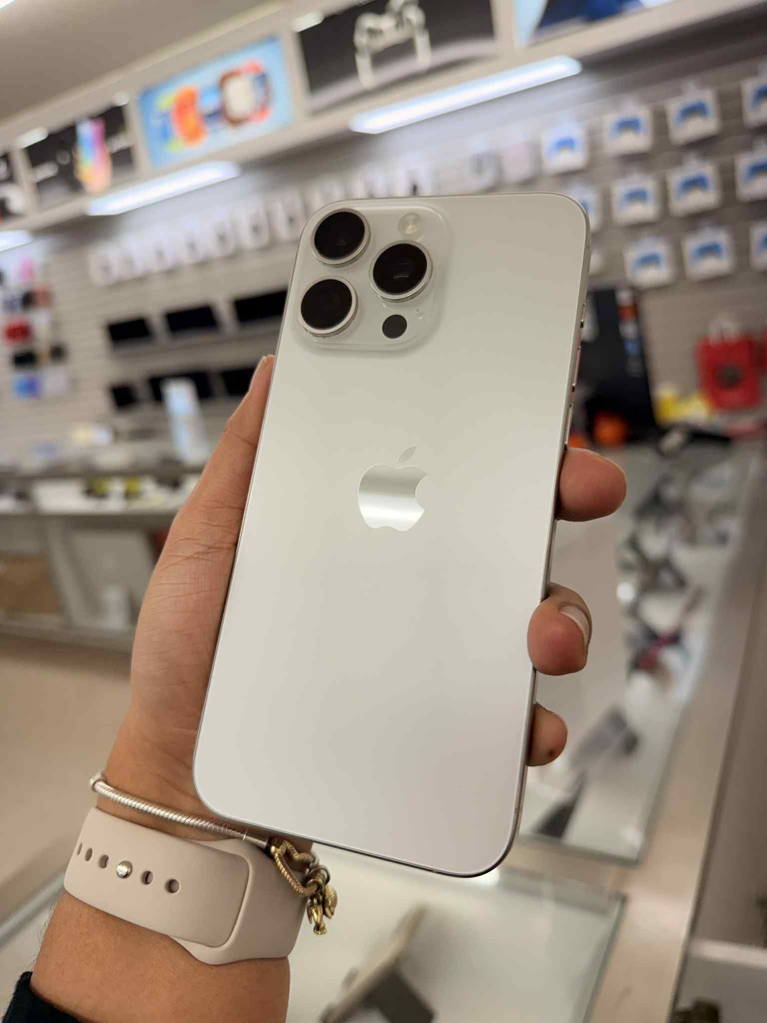 iPhone 15 Pro Max 256gb Unlock