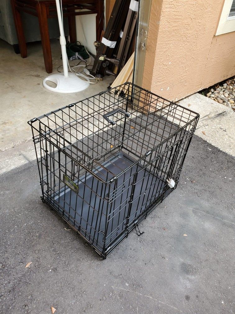 SMALL DOG CRATE (H20x L24x W17)