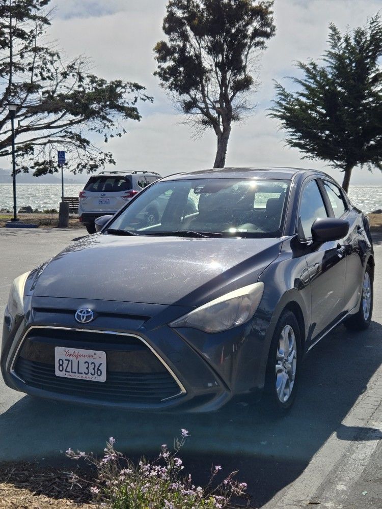 2017 Toyota Yaris iA