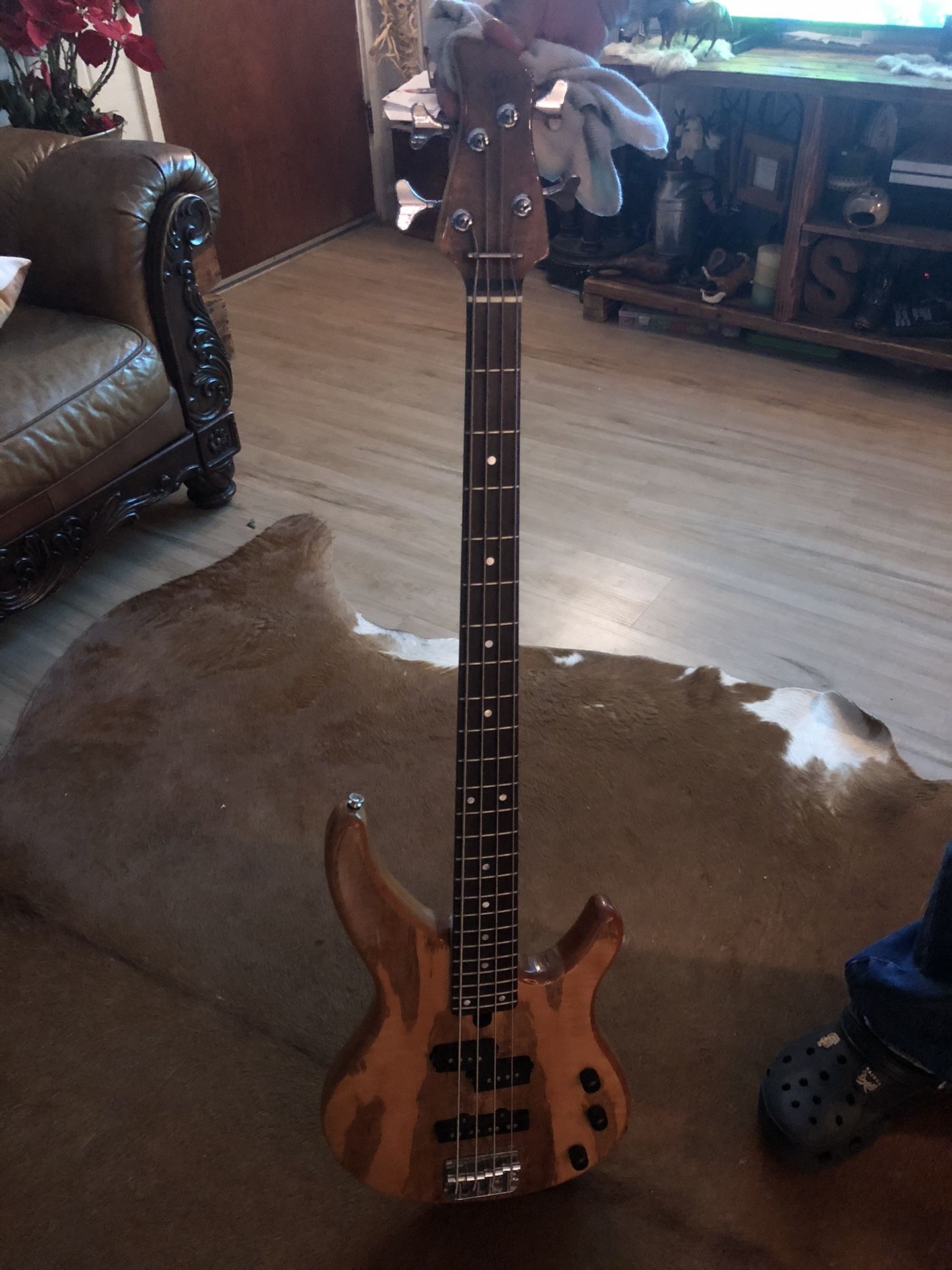 Yamaha Bass. Bajo Yamaha