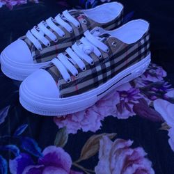 Burberry Converse