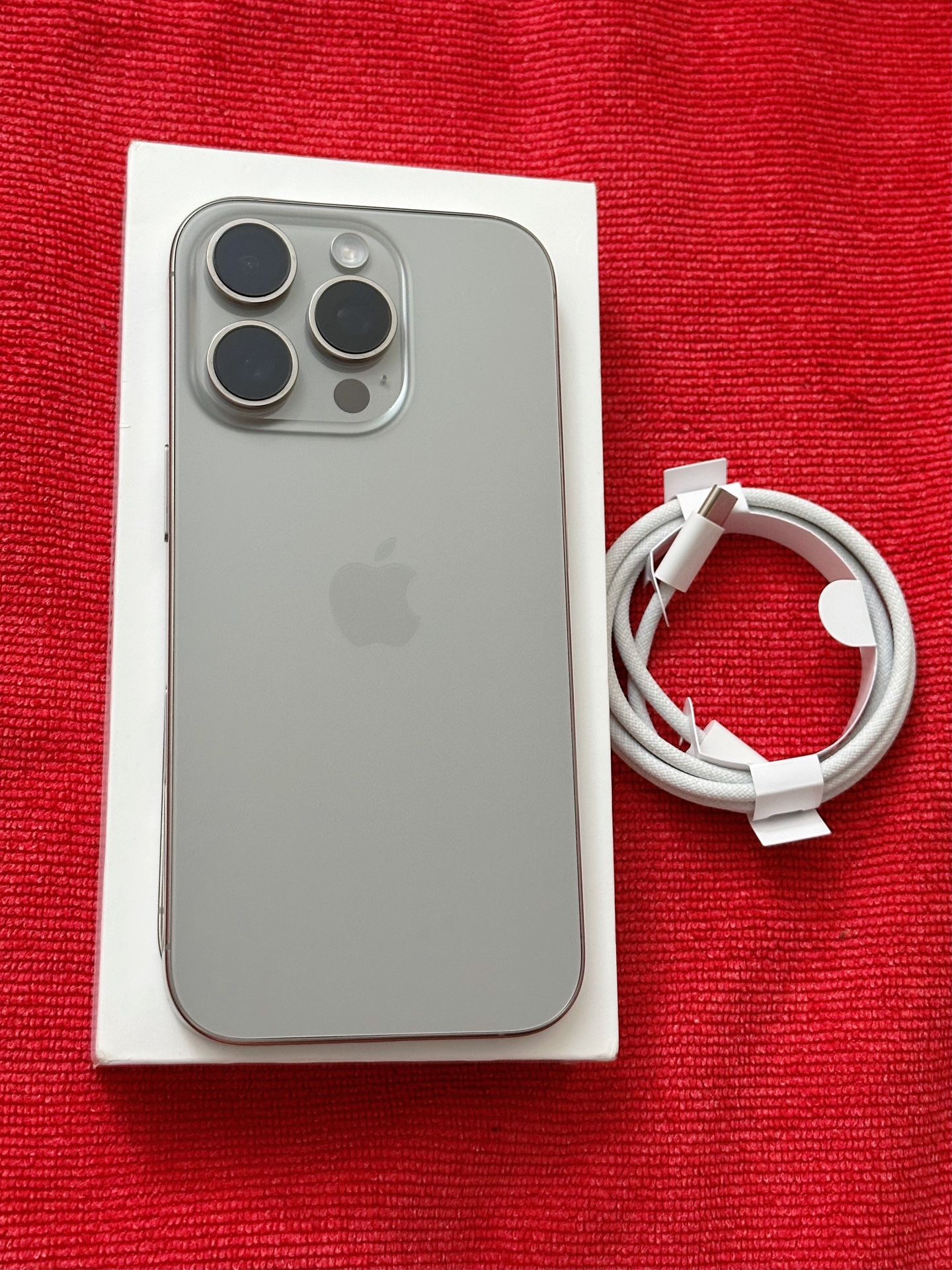 IPhone 16 Pro ( 256GB ) Unlocked Worldwide / 6 Months Apple Warranty