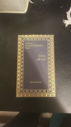 oud silk mood(SHIPPING NO MEETUPS)
