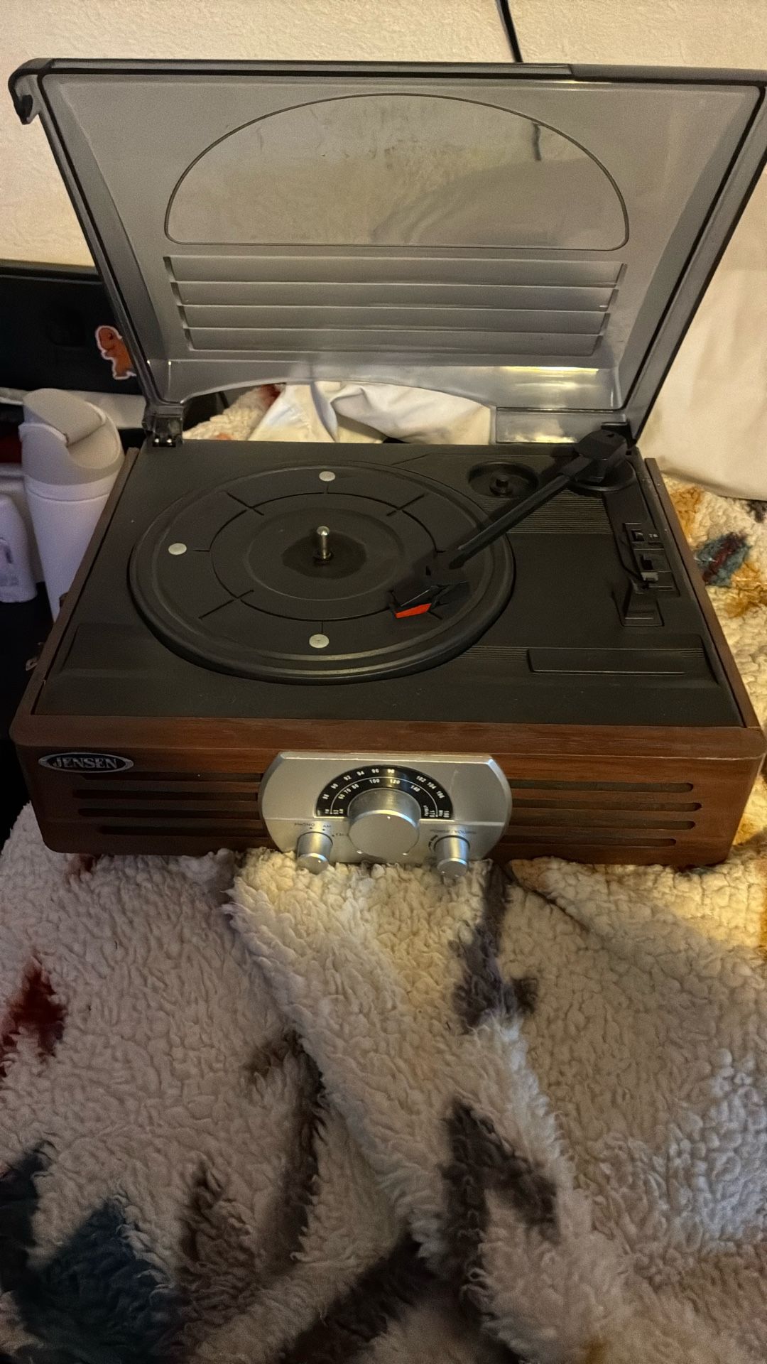 Jensen record player