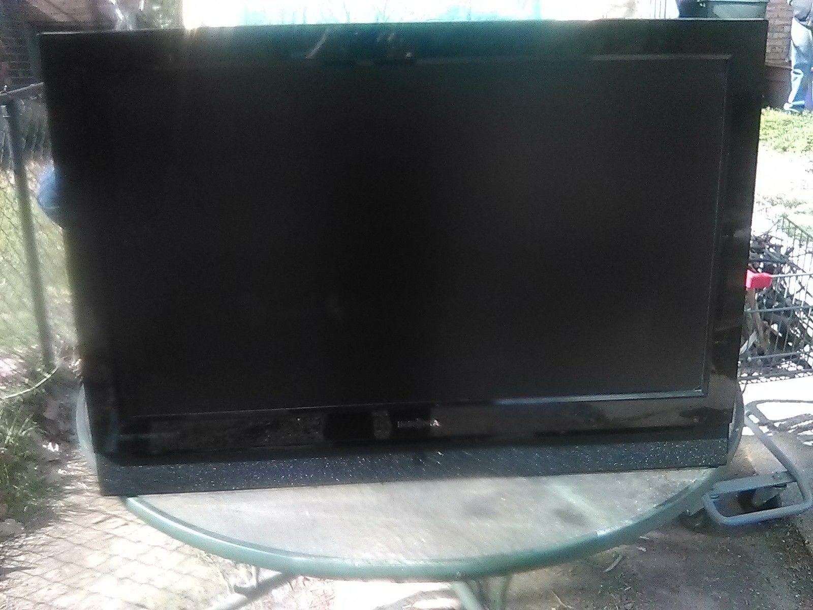 Insignia 42 inch TV with remote control