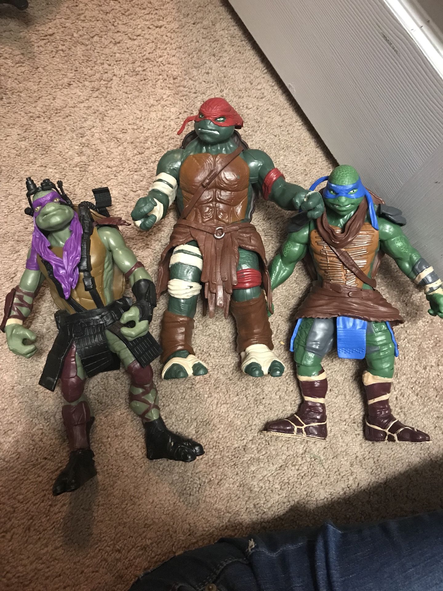 Ninja turtles action figures