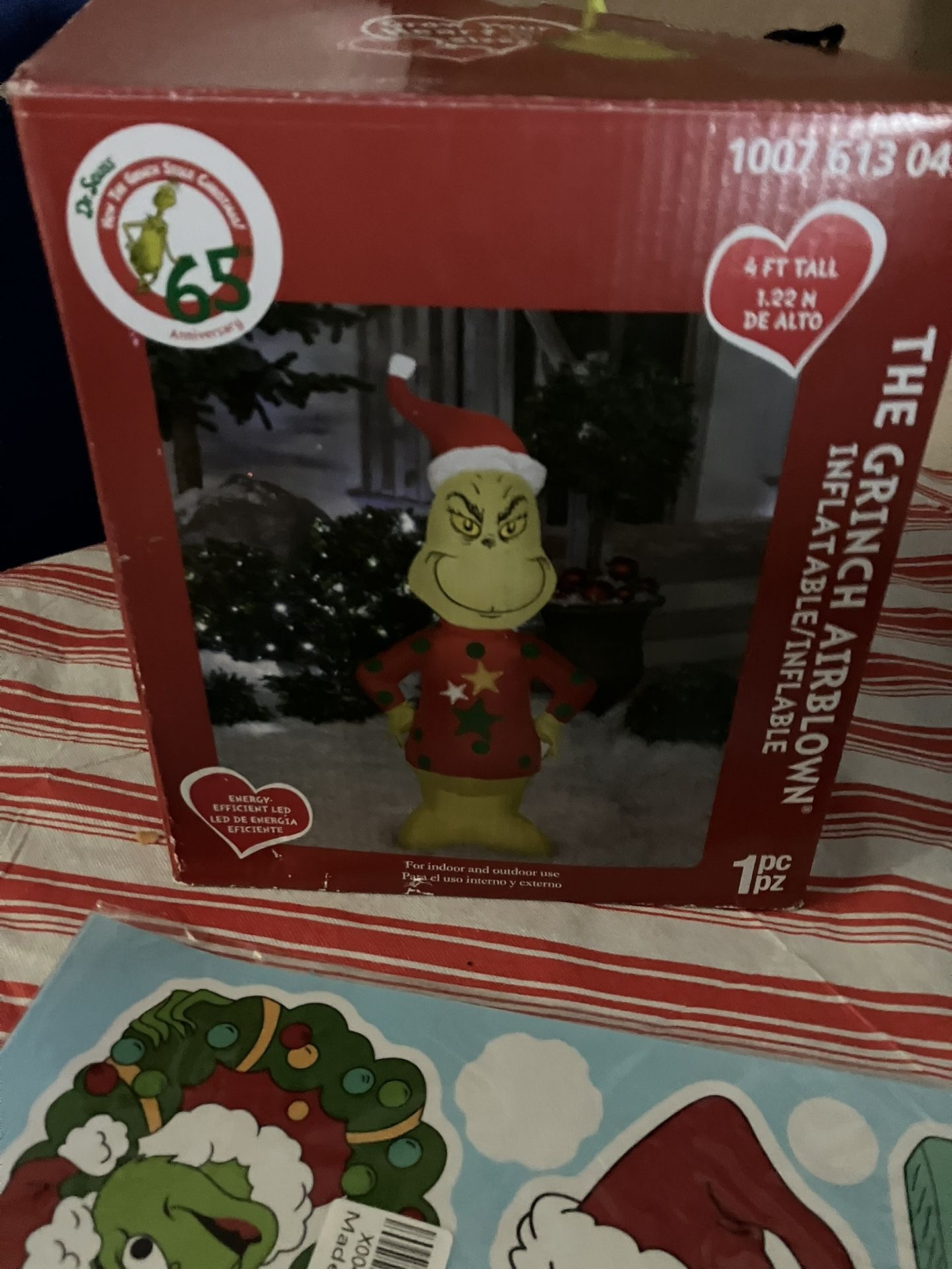 Grinch Inflatable; Fench Decir, Stickers
