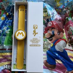 Nintendo Gold Mario Powerup Band Universal Studios Hollywood 