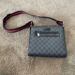 Gucci Messenger Bag for Sale in San Bernardino, CA - OfferUp