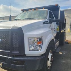 Ford F-750 TRUCK DUMP 5 YARD NON CDL (DIESEL UNIT) ONLY 17,500 MILES!