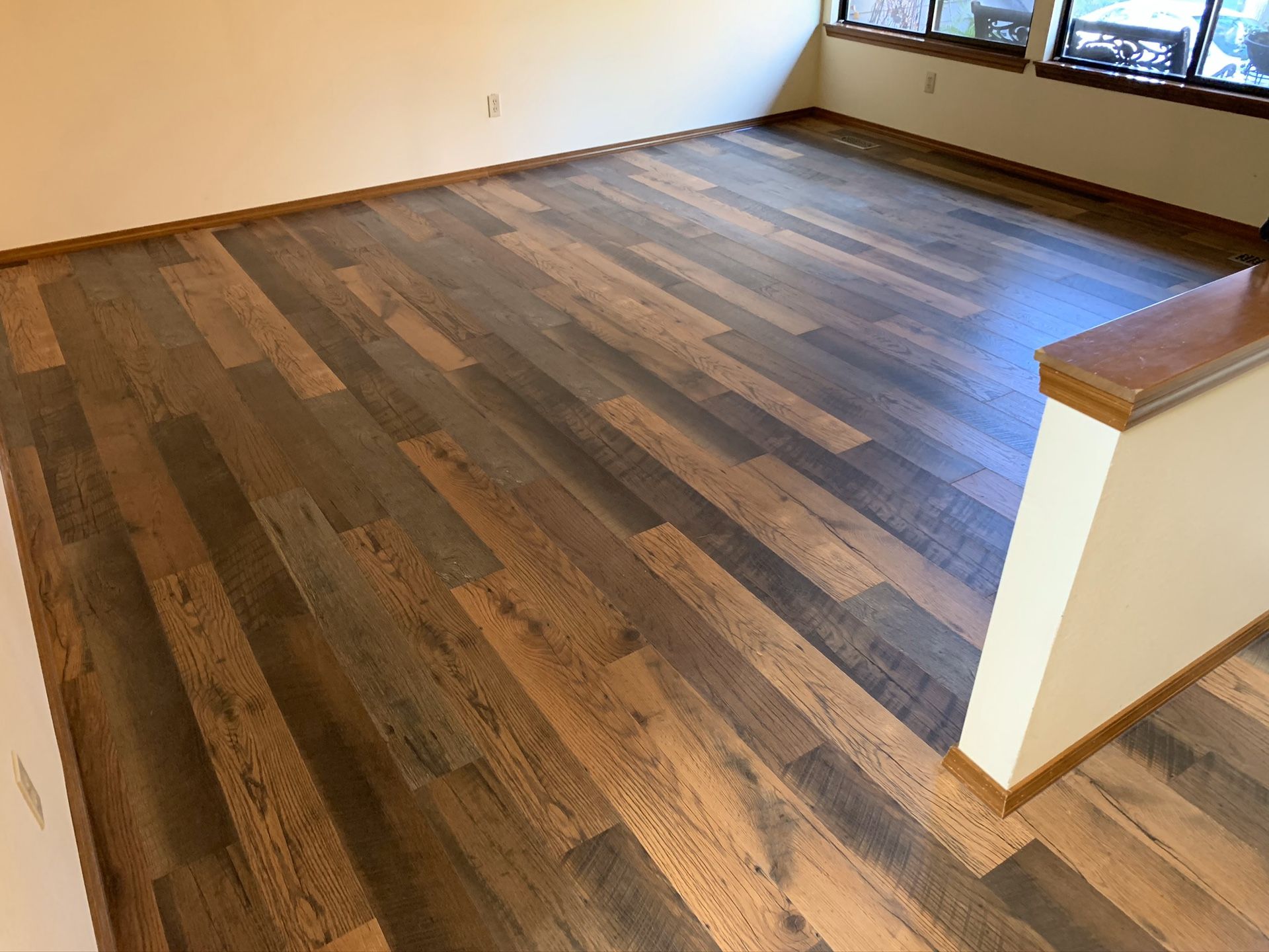 Pergo Timbercraft Laminate Flooring Antique Barnwood 80sqft for Sale in