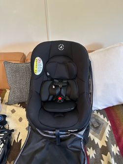 Maxi Cosi lightweight Car Seat, plus Travel bag, plus Diono safety mirror