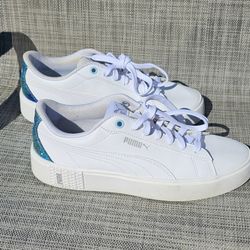 Womens Puma's Size 9.5