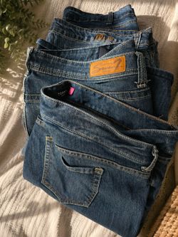 ✨ Plus Size Jean Shorts & Capri Bundle – Size 20/22 – 4 Pieces ✨
