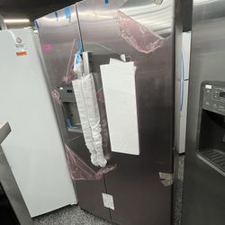New Open Box GE Stainless Steel Side By Side Refrigerator Ice & Water 
