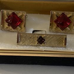 Vintage Shields Red & Gold Tone Cufflinks & Tie Clip 