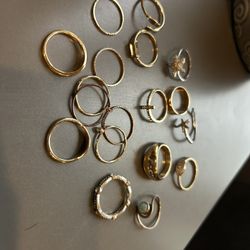 Women's rings (costume jewelry) lot, various sizes 