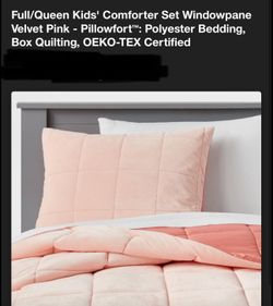 Pillowfort Pink Comforter Set 