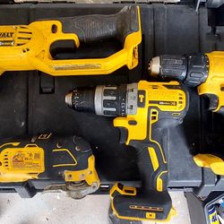Set 4 Tools Dewalt + Box Tools 