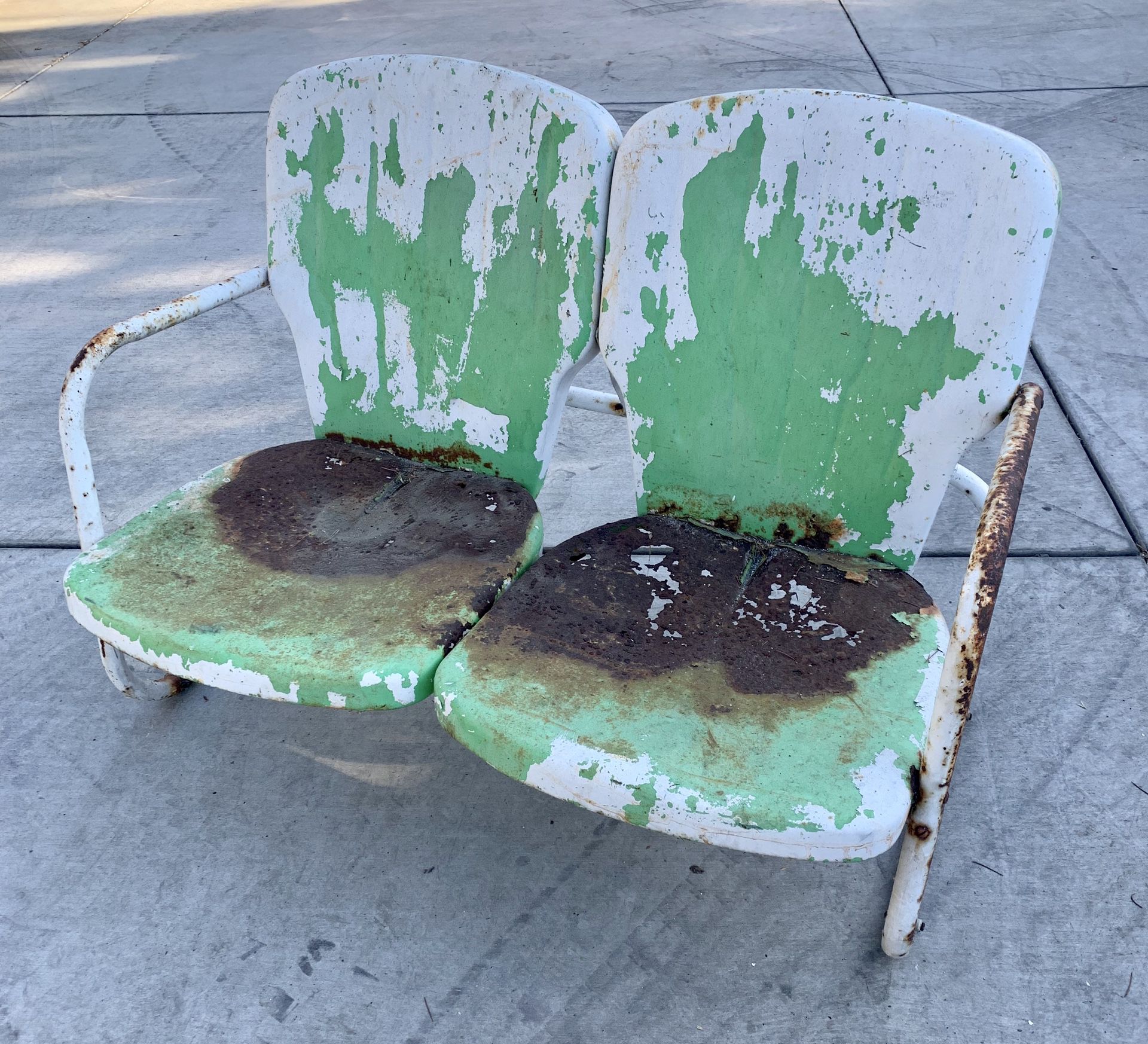 Cool Patina original vintage Rusty 1960s clam shell chair double bench