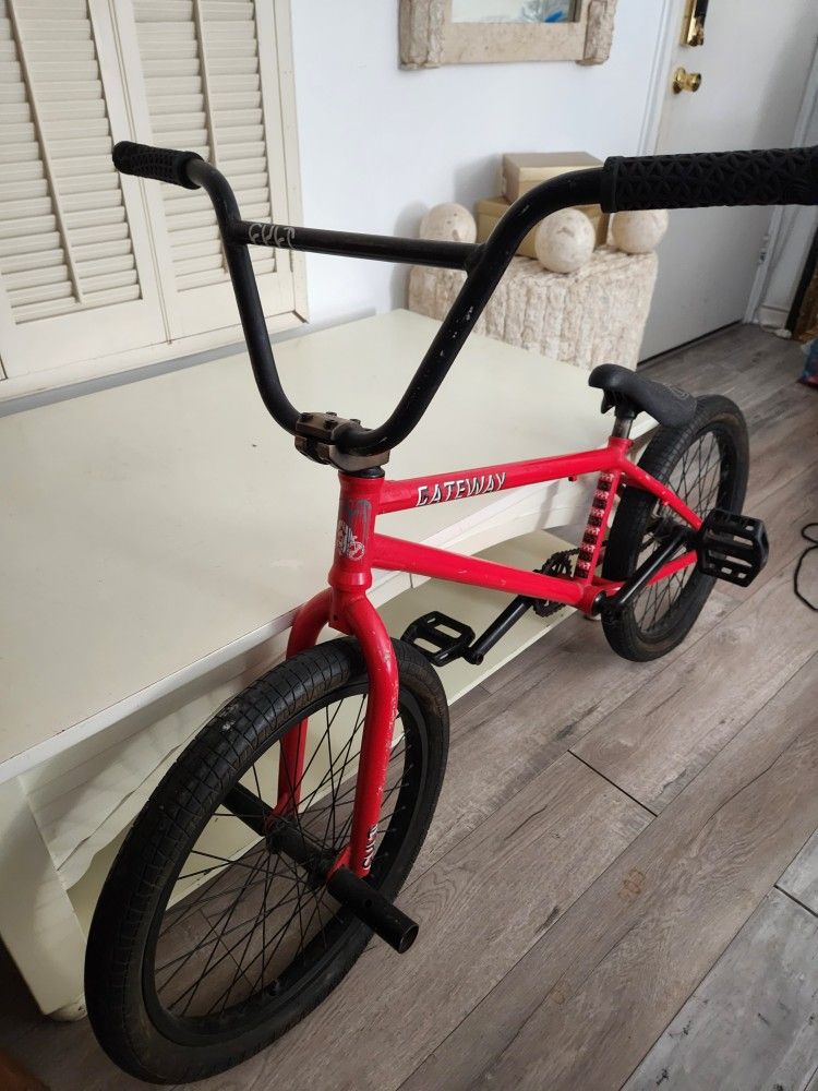 Cult Gateway Bike