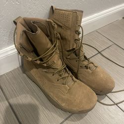 Brand New Nike Tactical Boots New Size 12