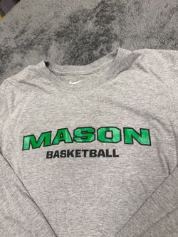 Nike Mason Basketball Men’s Medium Long Sleeve Shirt