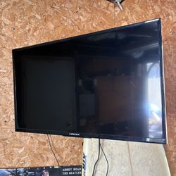 32” Tv And Wall Mount