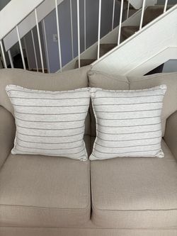 Home Decor  pillows set $10