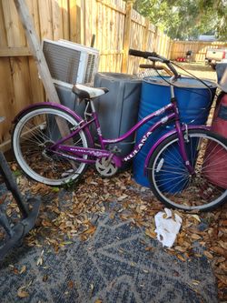 Ladies beach cruiser
