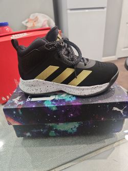 BOYS  LIKE NEW ADIDAS  SIZE 1 GOOD FOR BACK TO SCHOOL  $20 FIRM!