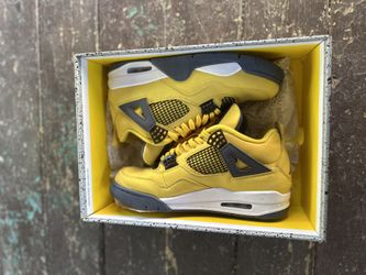 Retro Jordan 4 “Lightning”