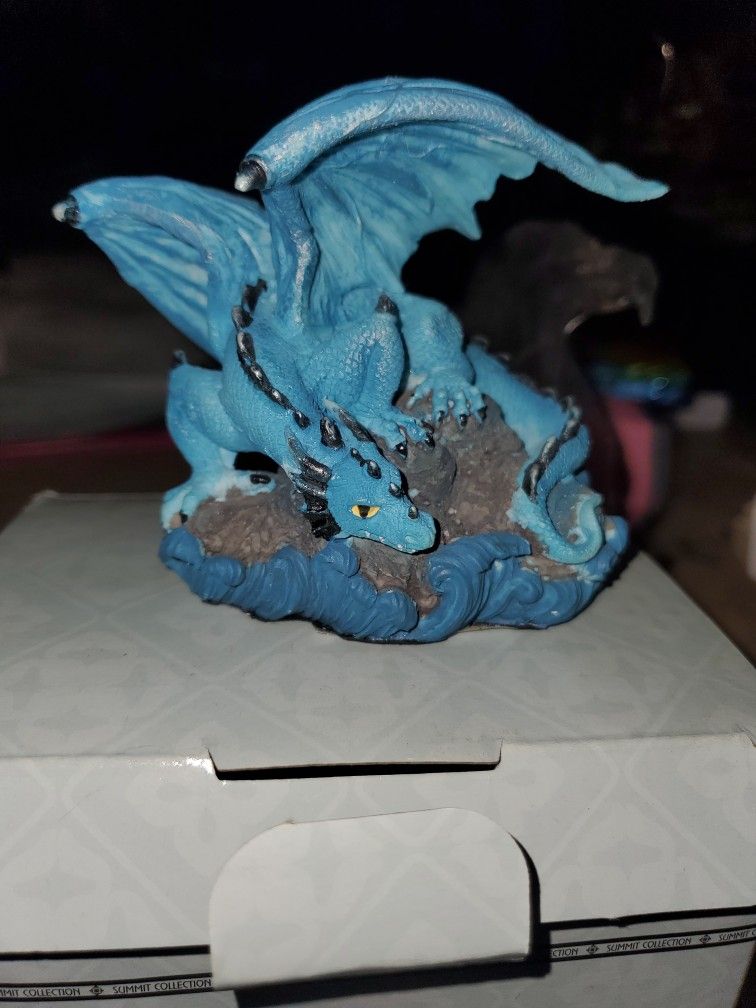 Small Summit Collections Dragon Statue