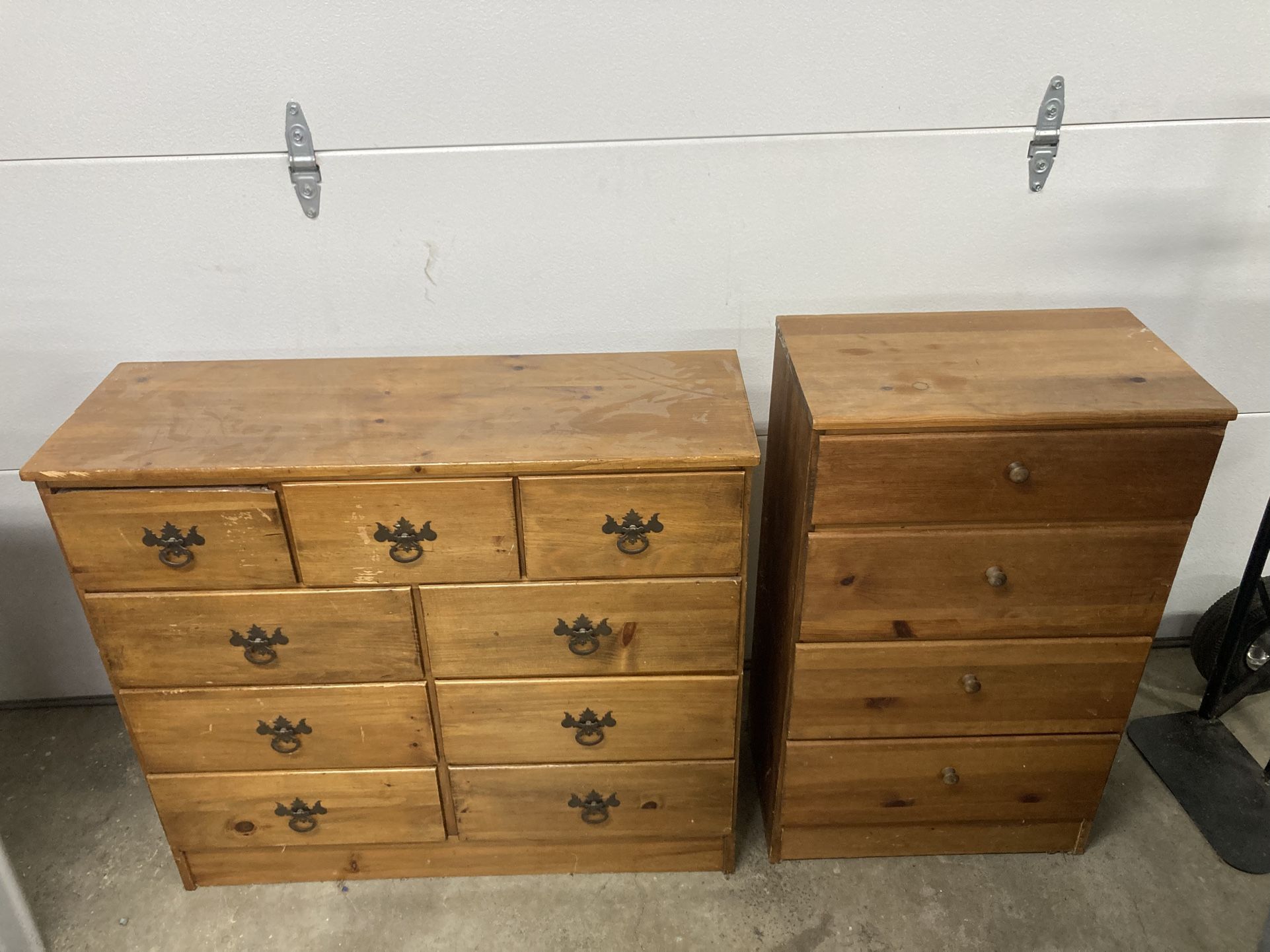 2 Wood Dressers