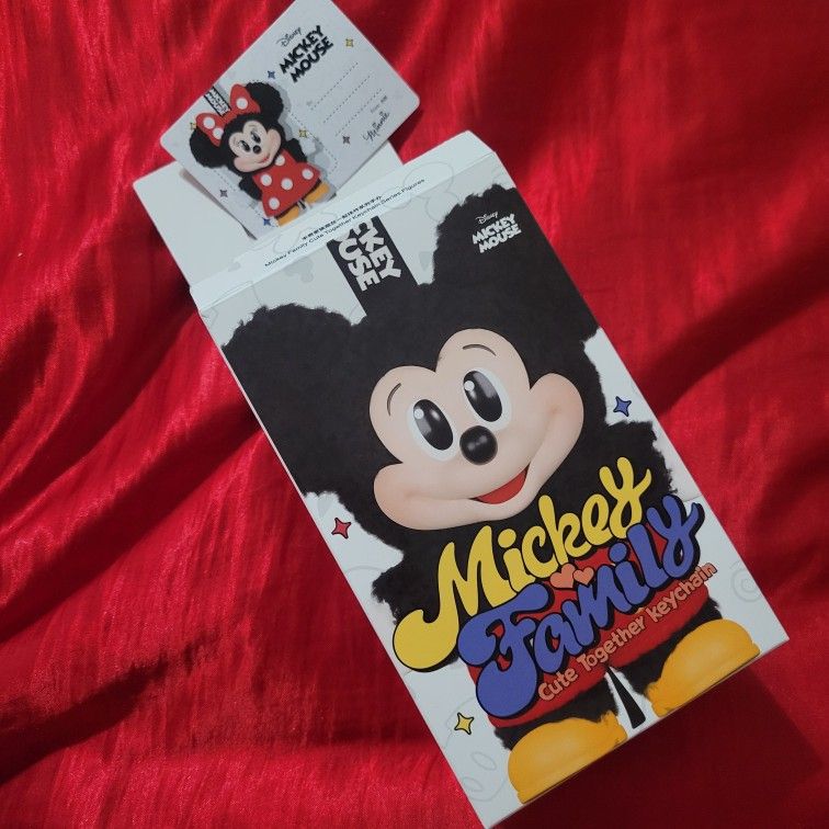 Popmart Mickey Family Cute Together Minnie