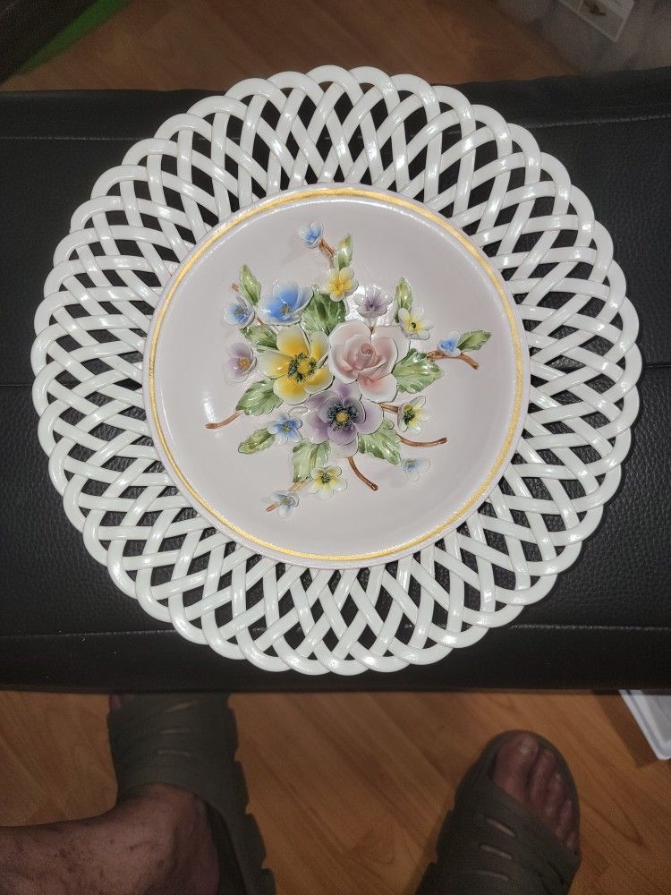 VINTAGE CAPODIMONTE PLATE.