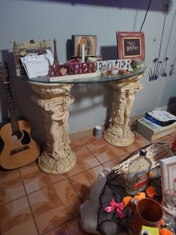 Crystal Table , Good Condition.