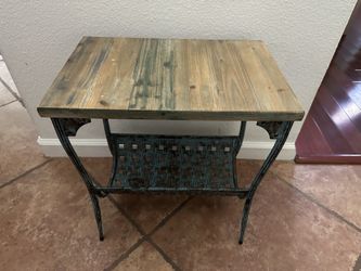 Wood Table With Magazine Rack 