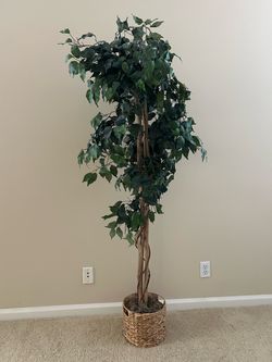 6’ Fake tree