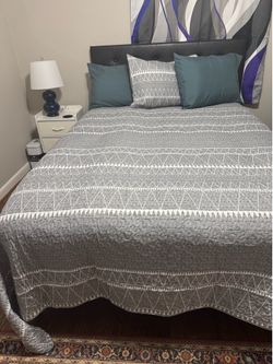 Full size bed