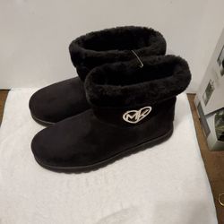 MK by SKETCHERS. SIZE 7.5