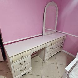 Dresser And  Desk Cajonera Y Escritorio.