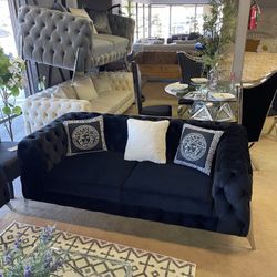 Oslo Black Velvet Loveseat