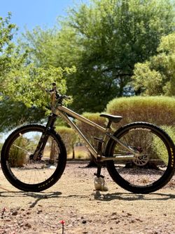 Haro Thread Two Dirt Jumper - Excellent Condition