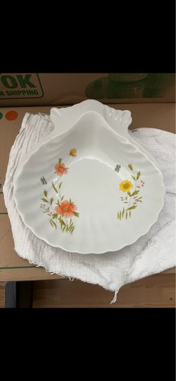 Vintage scalloped seashell dish