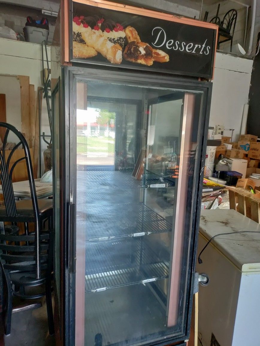 DESSERT REFRIGERATOR