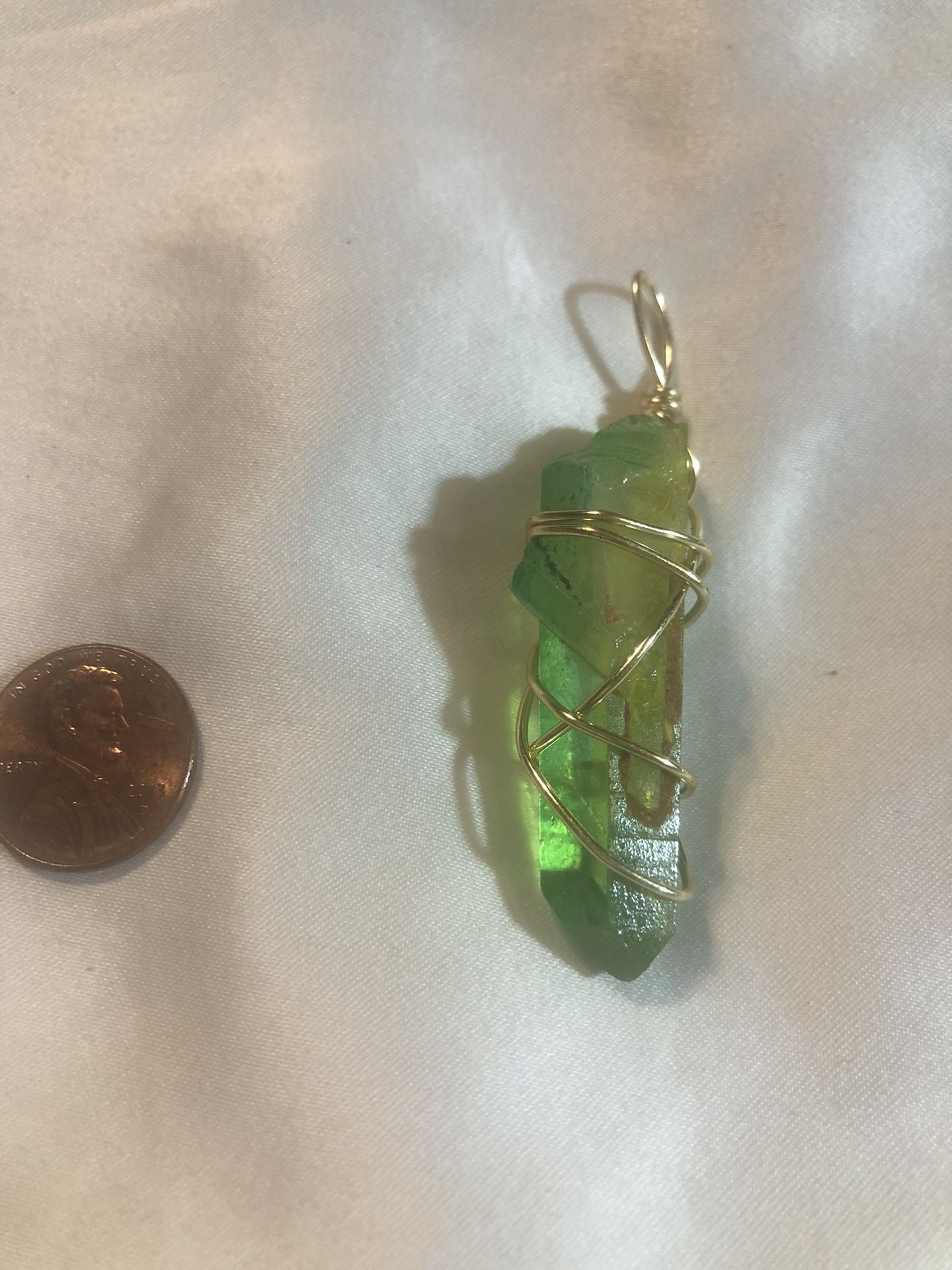 Quartz Gold Tone Wired Pendant 
