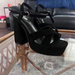 Chunky Black Heels Women’s Size 8