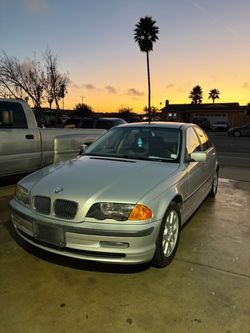2000 BMW 323i