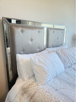 Bedroom set with Mattress/lamp